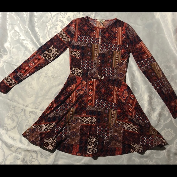 Dress - Picture 2 of 7